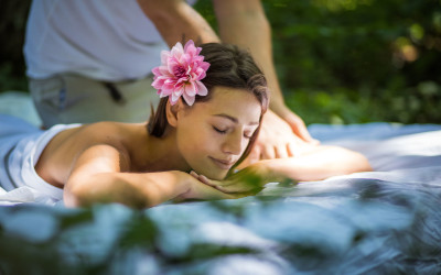 Massaggi: le nuove tendenze per l’estate 2022