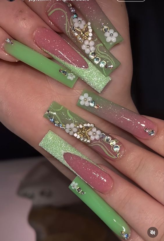 La French Manicure Estrema con i Fiori