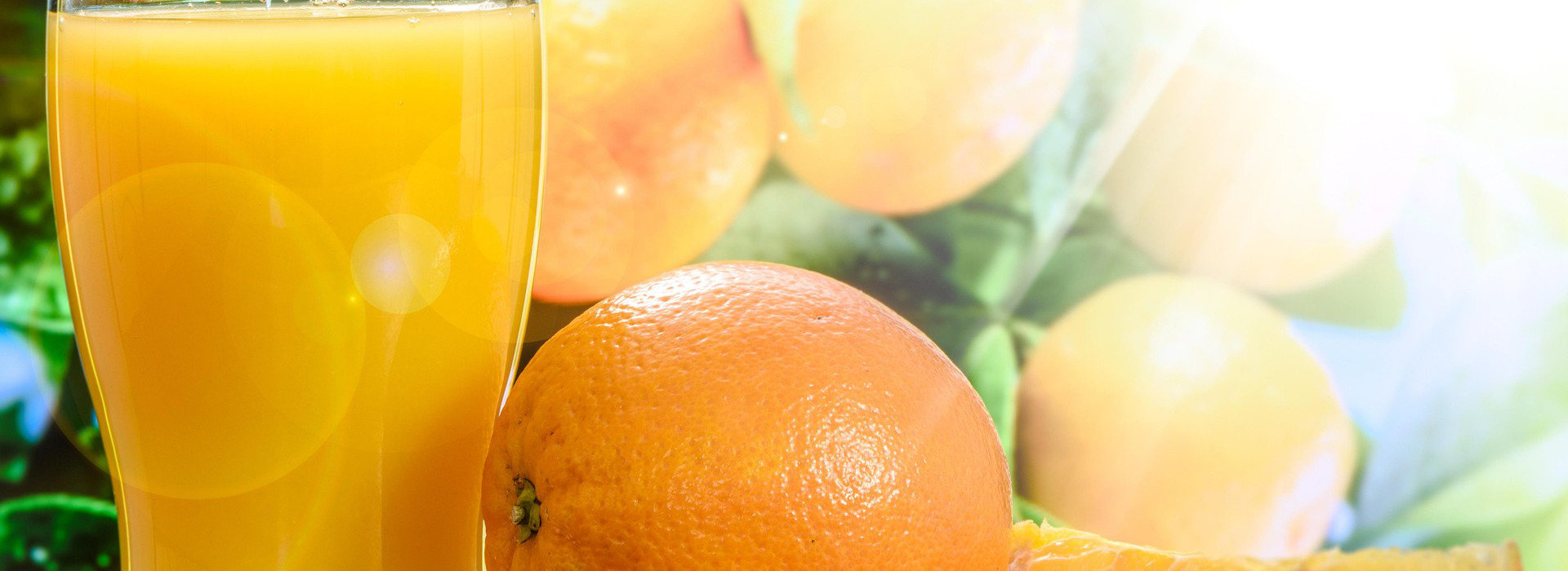Vitamina C per pelle radiosa: come illumina, uniforma e previene le discromie